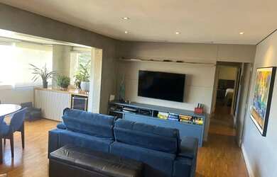 Imagem: O apartamento possui 4 Dormitórios, 2 Banheiros, 2 Vagas na