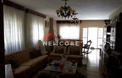 Imagem: A casa em condomínio possui 4 Dormitórios, 5 Banheiros, 5