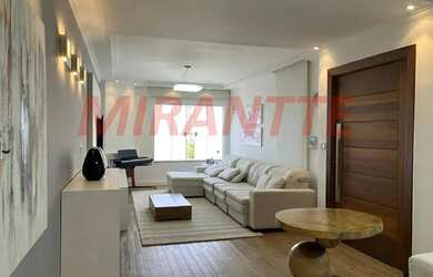 Imagem: A casa possui 3 Dormitórios, 5 Banheiros, 5 Vagas na garagem