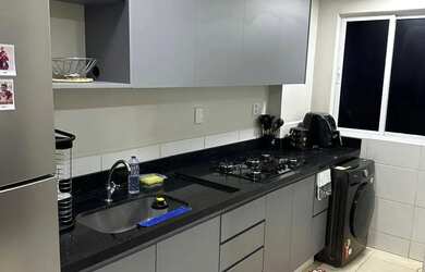 Imagem: O apartamento possui 2 Dormitórios, 1 Banheiro, 1 Vaga na garagem