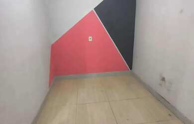 Imagem: A casa possui 2 Dormitórios, 1 Banheiro, 5 Vagas na garagem