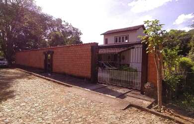 Imagem: A casa em condomínio possui 4 Dormitórios, 3 Banheiros, 2