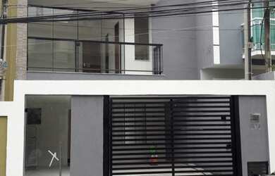 Imagem: A casa à venda possui 3 Dormitórios, 3 Banheiros, 2 Vagas