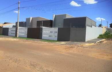 Imagem: A casa possui 2 Dormitórios, 2 Banheiros e 68m² de Área e