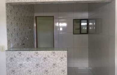 Imagem: A casa possui 2 Dormitórios e 1 Banheiro e está localizado