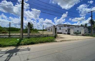 Imagem: O depósito possui 5 Vagas na garagem, 1.750m² de Área e