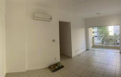 Imagem: O apartamento possui 3 Dormitórios, 1 Banheiro, 2 Vagas na