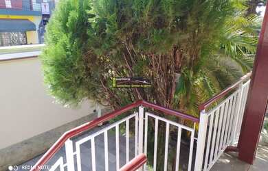 Imagem: A casa possui 3 Dormitórios, 3 Banheiros, 2 Vagas na garagem