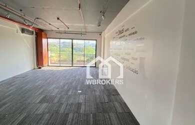 Imagem: O depósito possui 1 Vaga na garagem e 56m² de Área e está