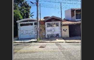 Imagem: A casa possui 2 Dormitórios, 1 Banheiro, 1 Vaga na garagem