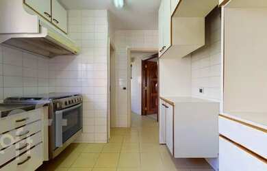 Imagem 16: Apartamento à venda em Vila Andrade com 225 m², 4 quartos, 1 suíte, 4 vagas