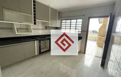 Imagem: A casa possui 3 Dormitórios, 2 Banheiros, 1 Vaga na garagem