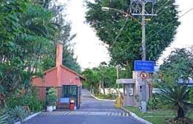 Imagem: A casa em condomínio possui 4 Dormitórios, 2 Banheiros, 3