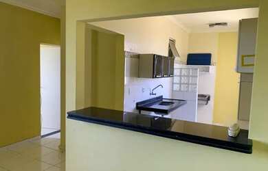 Imagem: O apartamento possui 2 Dormitórios, 1 Banheiro, 1 Vaga na garagem