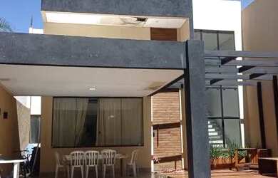 Imagem: A casa em condomínio possui 3 Dormitórios, 4 Banheiros, 3