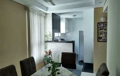 Imagem: O apartamento possui 2 Dormitórios, 1 Banheiro, 1 Vaga na garagem