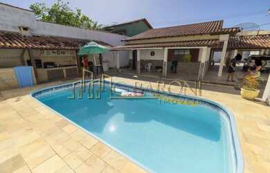 Imagem: A casa possui 3 Dormitórios, 2 Banheiros, 140m² de Área e