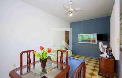 Imagem: A casa possui 2 Dormitórios, 1 Banheiro, 1 Vaga na garagem