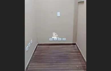 Imagem: A casa possui 2 Dormitórios, 3 Banheiros, 2 Vagas na garagem