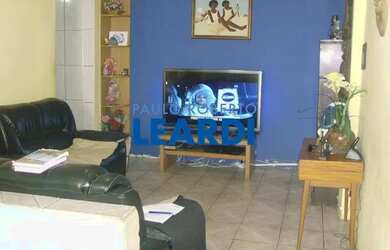 Imagem: A casa possui 4 Dormitórios, 3 Banheiros, 4 Vagas na garagem