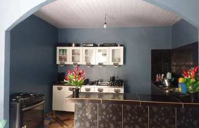 Imagem: A casa possui 2 Dormitórios, 1 Banheiro, 100.000m² de Área