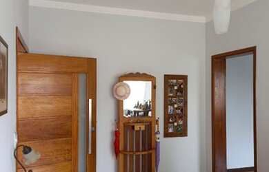 Imagem: A casa possui 3 Dormitórios, 3 Banheiros, 5 Vagas na garagem