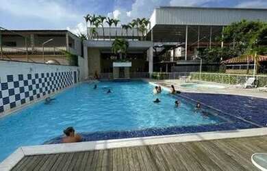 Imagem: O apartamento possui 4 Dormitórios, 2 Banheiros, 2 Vagas na