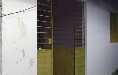 Imagem: A casa possui 2 Dormitórios, 1 Banheiro e está localizado