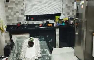 Imagem: A casa possui 2 Dormitórios, 1 Banheiro, 1 Vaga na garagem