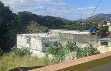 Imagem: A casa possui 4 Dormitórios, 4 Banheiros, 2 Vagas na garagem