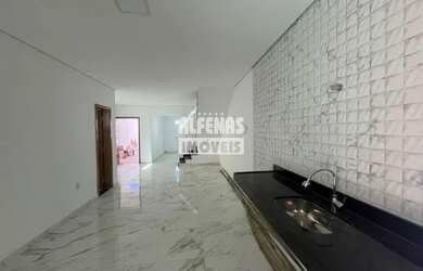 Imagem: A casa possui 3 Dormitórios, 3 Banheiros, 3 Vagas na garagem