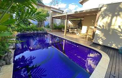 Imagem: A casa em condomínio possui 3 Dormitórios, 3 Banheiros, 2