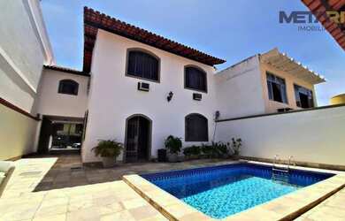 Imagem: A casa em condomínio possui 4 Dormitórios, 4 Banheiros, 3