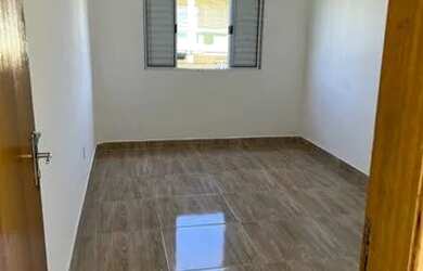 Imagem: A casa em condomínio possui 1 Dormitório, 1 Banheiro, 55m²