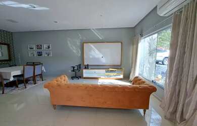 Imagem: A casa em condomínio à venda possui 3 Dormitórios, 4 Banheiros