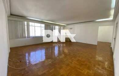 Imagem: O apartamento possui 4 Dormitórios, 4 Banheiros, 1 Vaga na