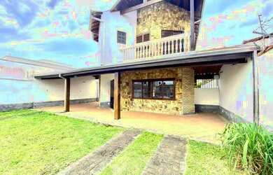 Imagem: A casa possui 3 Dormitórios, 3 Banheiros, 142m² de Área e