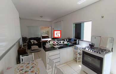 Imagem 9: Casa em Montes Claros, no bairro Maracanã, à venda