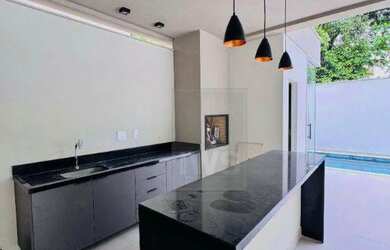 Imagem: A casa em condomínio possui 5 Dormitórios, 5 Banheiros, 4