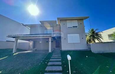 Imagem: A casa em condomínio possui 4 Dormitórios, 5 Banheiros, 4