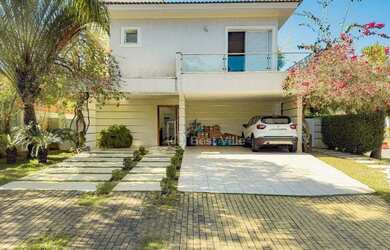 Imagem: A casa em condomínio possui 3 Dormitórios, 5 Banheiros, 4