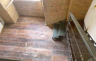 Imagem: O apartamento à venda possui 1 Dormitório, 1 Banheiro, 1 Vaga