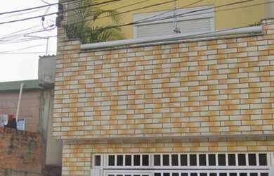 Imagem: A casa possui 3 Dormitórios, 5 Banheiros, 1 Vaga na garagem