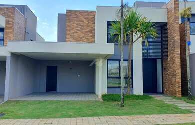 Imagem: A casa em condomínio possui 3 Dormitórios, 4 Banheiros, 4