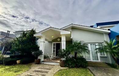 Imagem: A casa em condomínio possui 3 Dormitórios, 3 Banheiros, 2