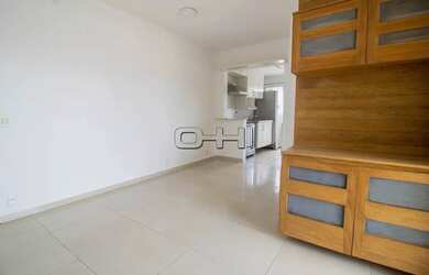 Imagem: O apartamento possui 2 Dormitórios, 1 Banheiro, 2 Vagas na