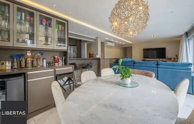 Imagem: O apartamento possui 3 Dormitórios, 3 Banheiros, 3 Vagas na