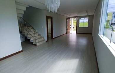 Imagem: A casa em condomínio possui 3 Dormitórios, 3 Banheiros, 2