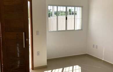 Imagem: A casa possui 2 Dormitórios, 1 Banheiro, 1 Vaga na garagem