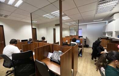 Imagem: O depósito possui 1 Vaga na garagem e 32m² de Área e está